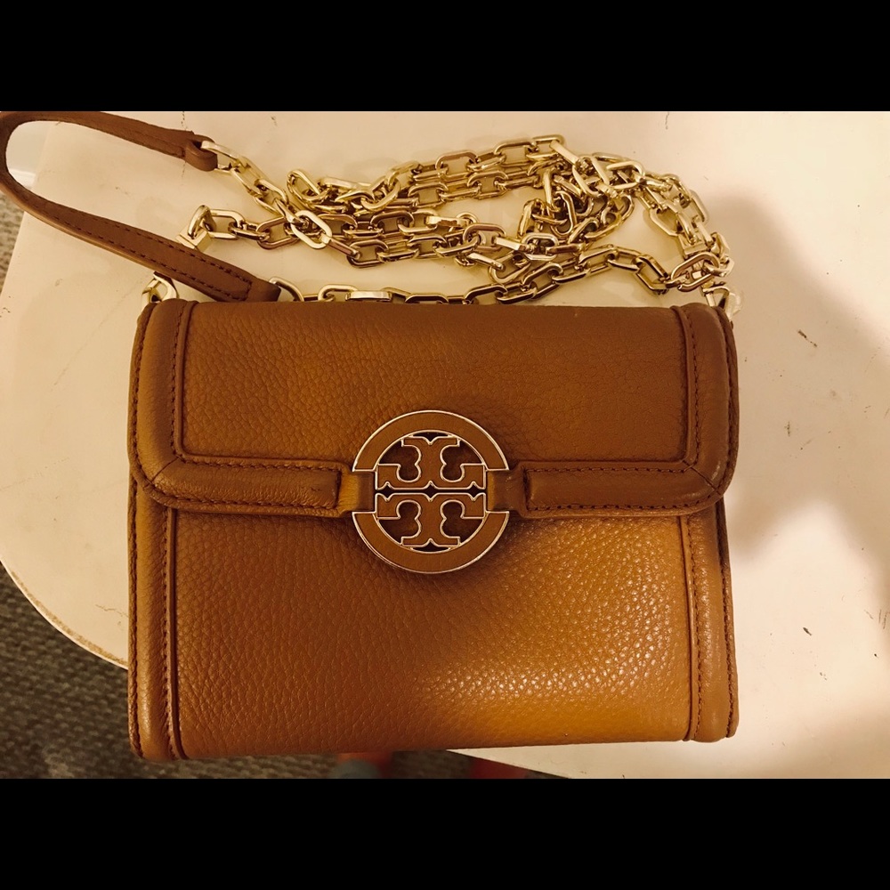 Tory Burch Amanda Chain Crossbody Wallet